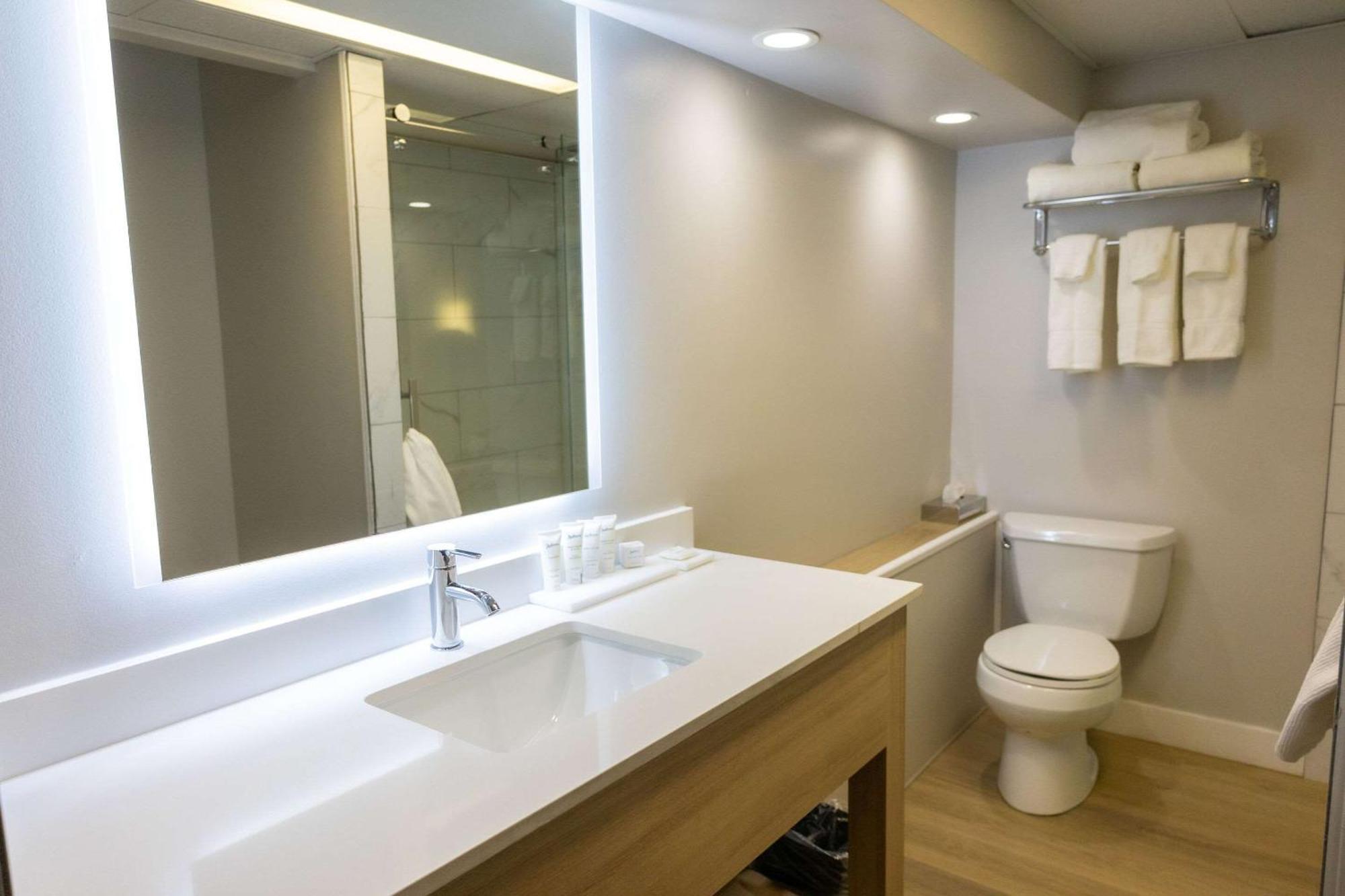 Radisson Hotel Fort St John Fort St. John Ngoại thất bức ảnh