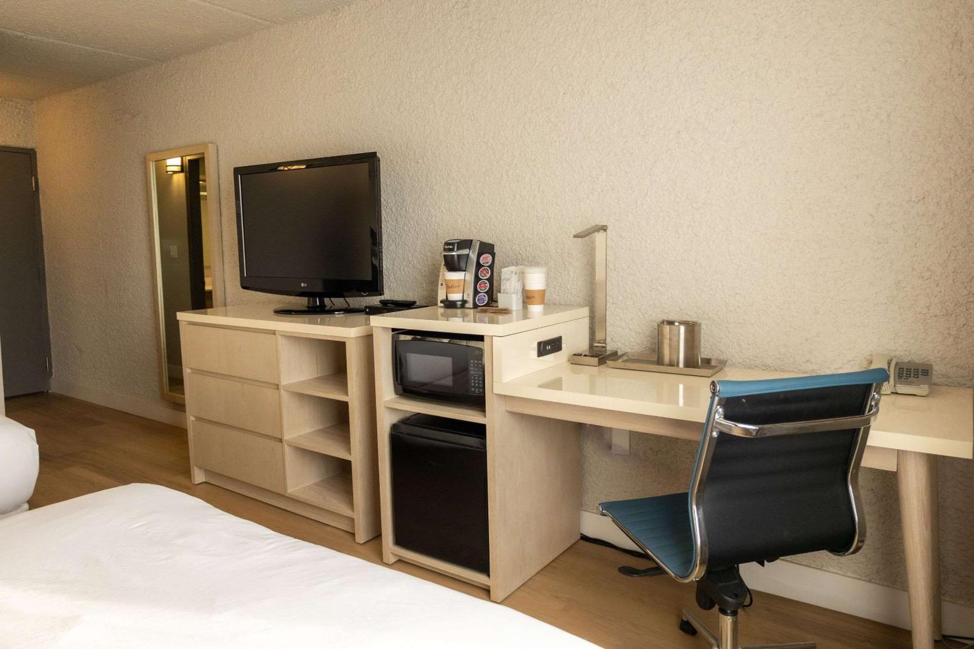 Radisson Hotel Fort St John Fort St. John Ngoại thất bức ảnh